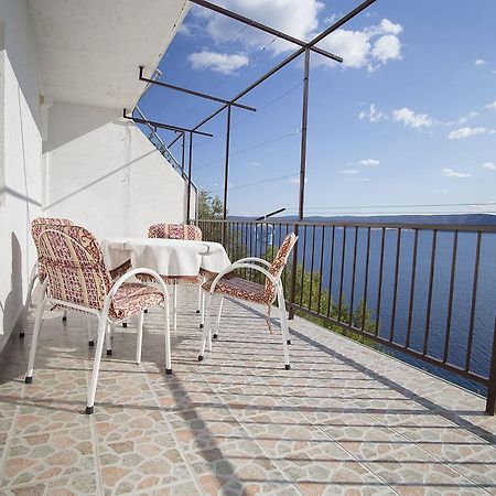 Stanici Beach Apartments Omis Exterior photo